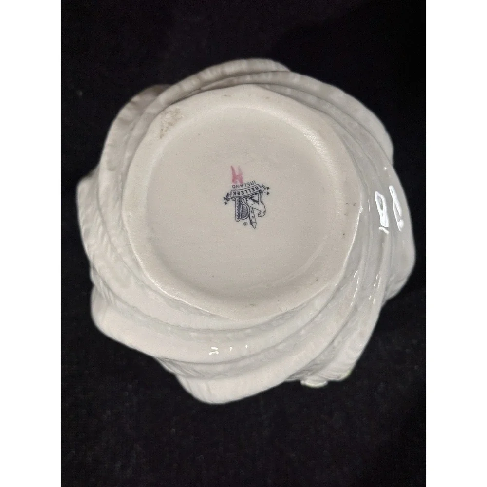 Belleek Carlingford Cache Twisted‎ Planter Ruffled Edge Flower Ireland Blk Stamp